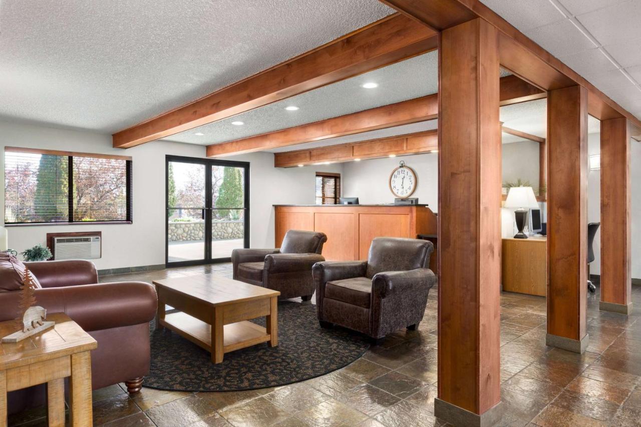Baymont By Wyndham Whitefish Hotel Exterior photo
