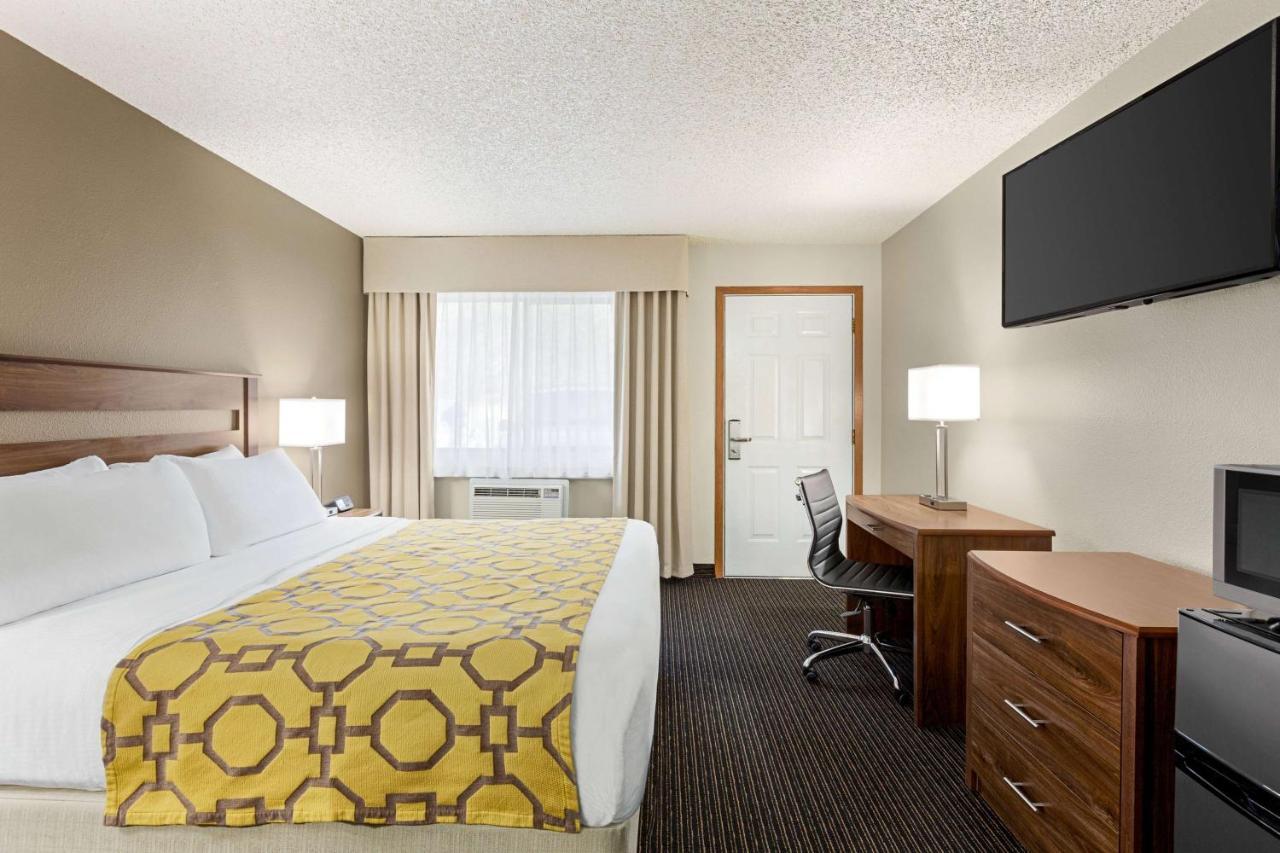 Baymont By Wyndham Whitefish Hotel Exterior photo